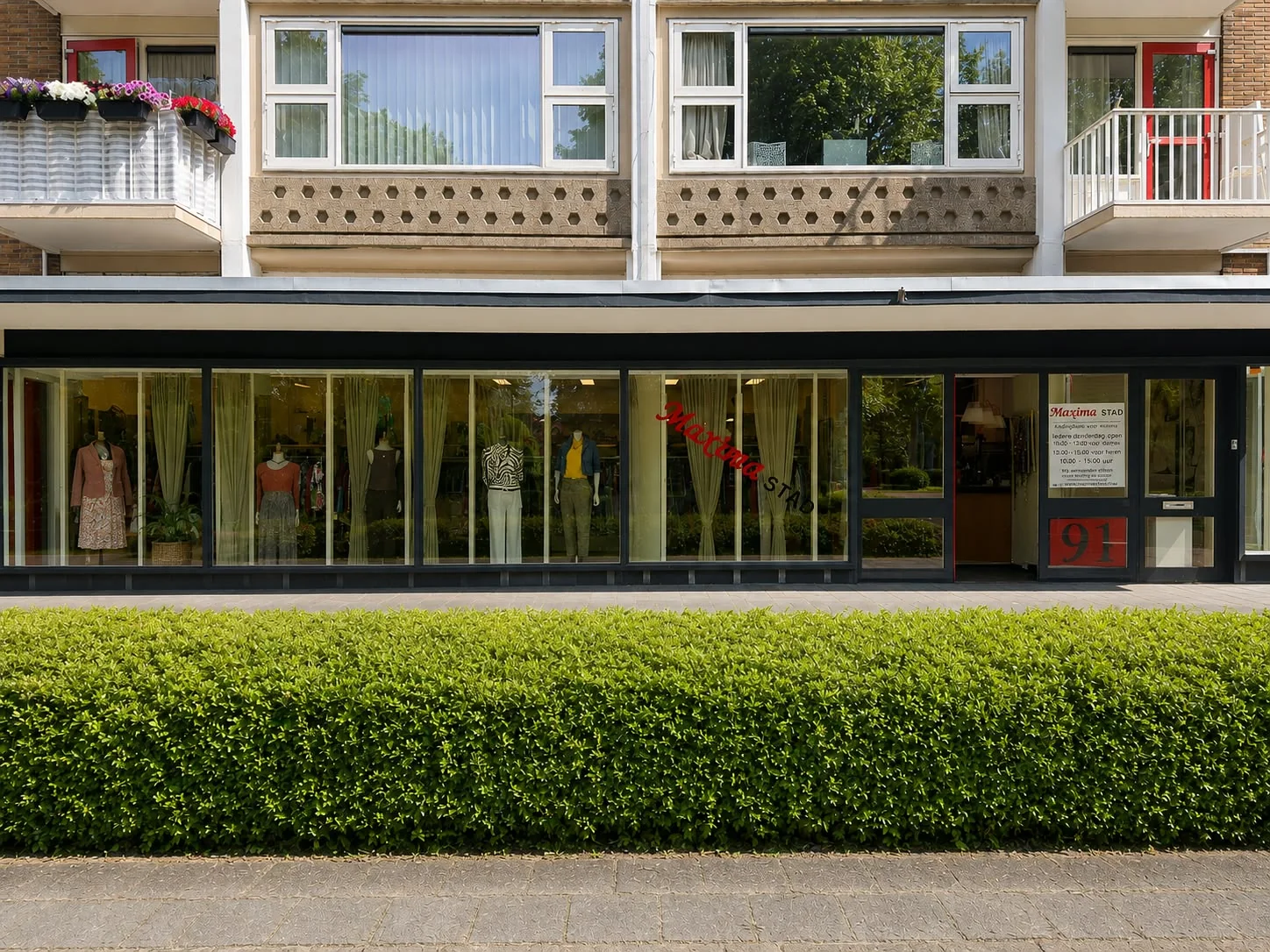 Voorkant van Kledingbank Maxima Stad Groningen aan de Oosterhamriklaan